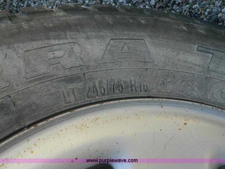 image for item B3719 2000 Chevrolet Silverado 1500 pickup truck