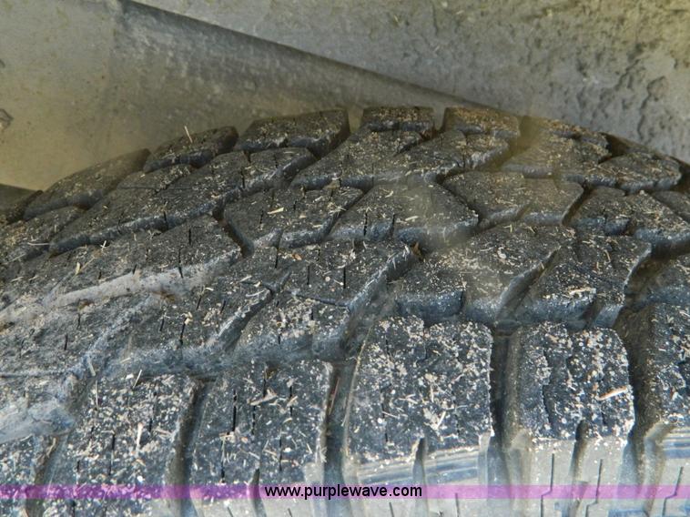 image for item B3719 2000 Chevrolet Silverado 1500 pickup truck