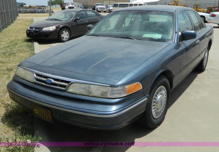 image for item B3768 1997 Ford Crown Victoria
