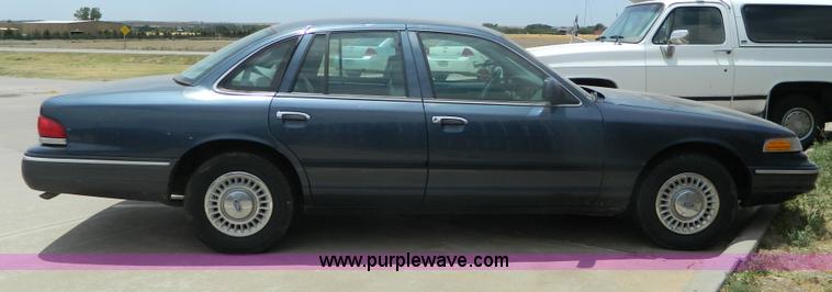 image for item B3768 1997 Ford Crown Victoria