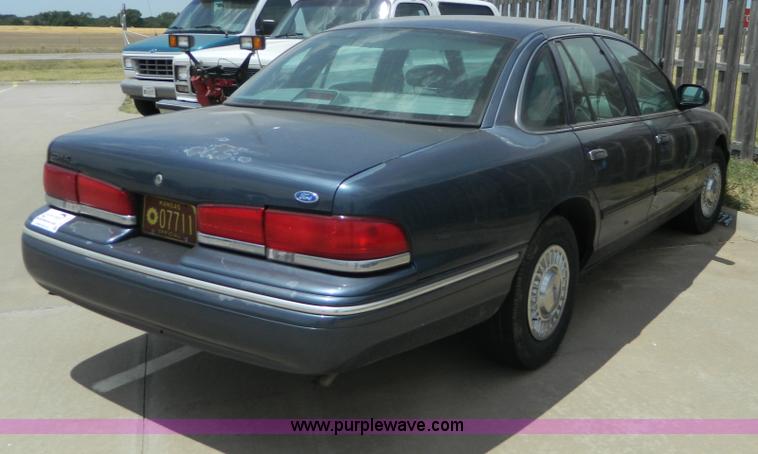 image for item B3768 1997 Ford Crown Victoria