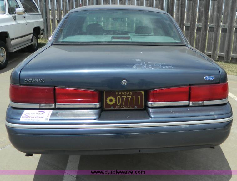 image for item B3768 1997 Ford Crown Victoria