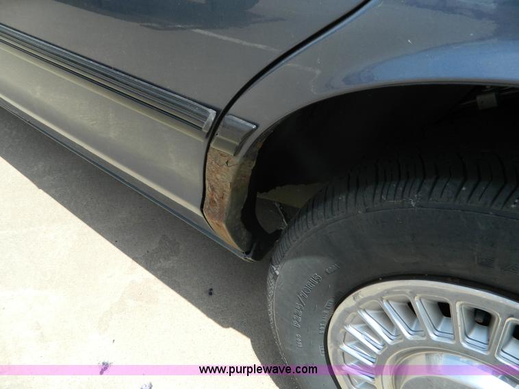 image for item B3768 1997 Ford Crown Victoria