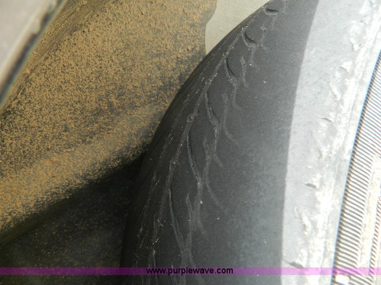 image for item B3769 2004 Dodge Stratus