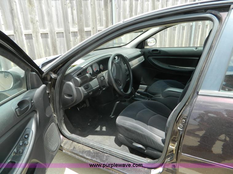 image for item B3769 2004 Dodge Stratus