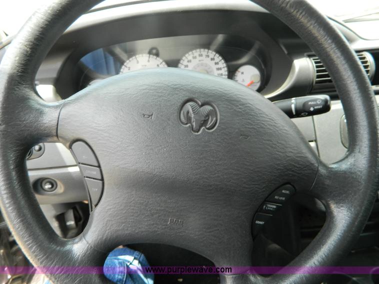 image for item B3769 2004 Dodge Stratus