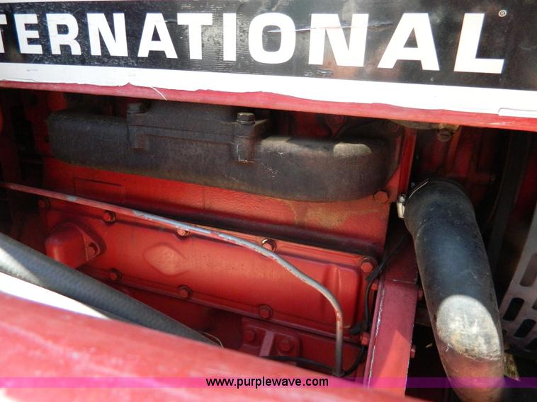 image for item B3770 1982 International 684 tractor