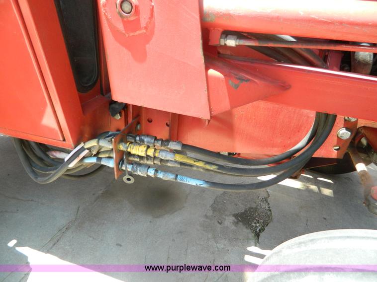 image for item B3770 1982 International 684 tractor