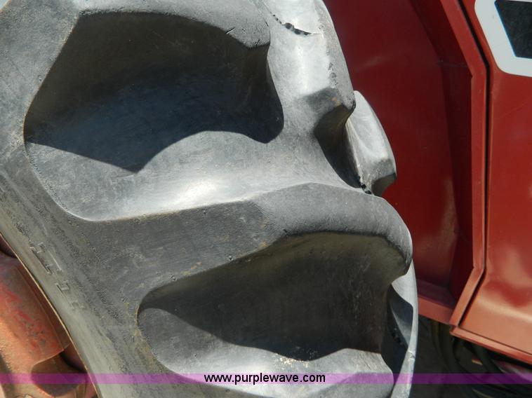 image for item B3770 1982 International 684 tractor