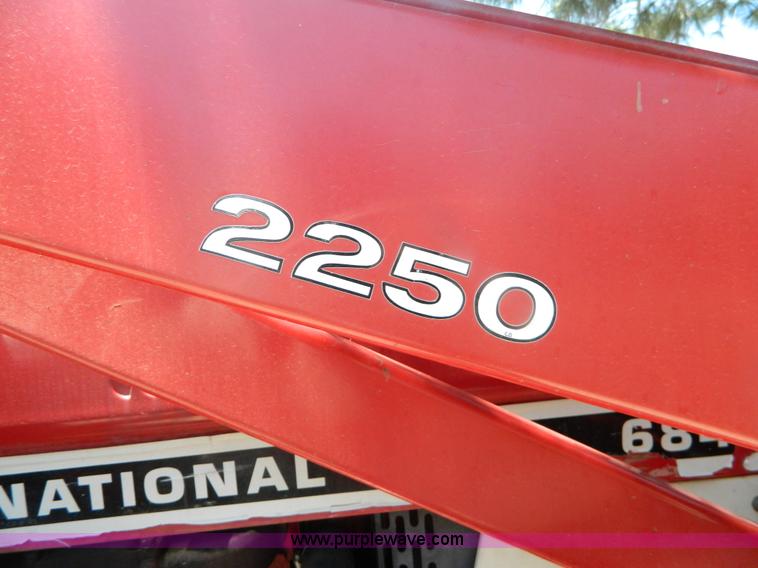 image for item B3770 1982 International 684 tractor