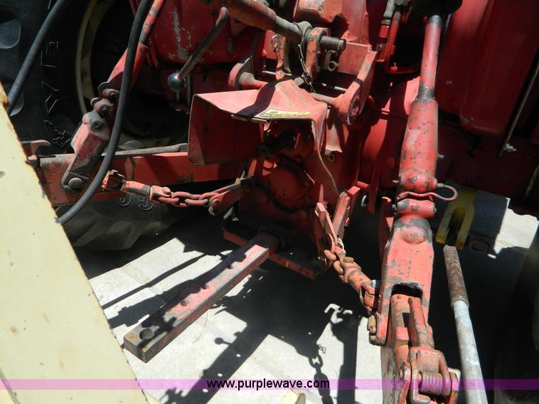image for item B3770 1982 International 684 tractor