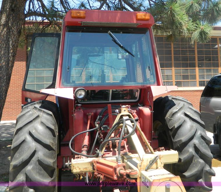 image for item B3770 1982 International 684 tractor