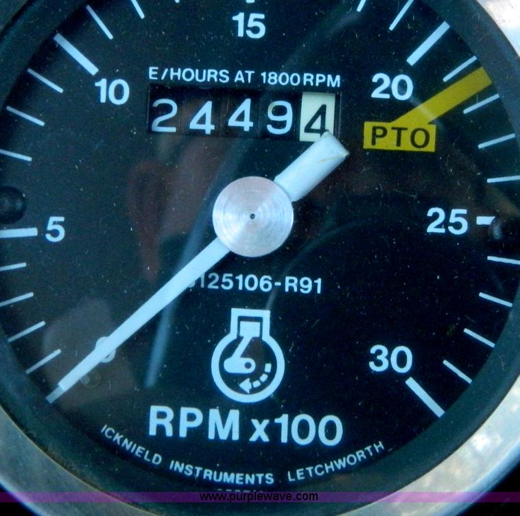 image for item B3770 1982 International 684 tractor