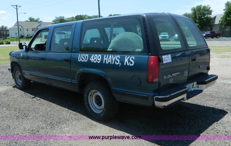 image for item B3772 1993 GMC Suburban 1500 SUV
