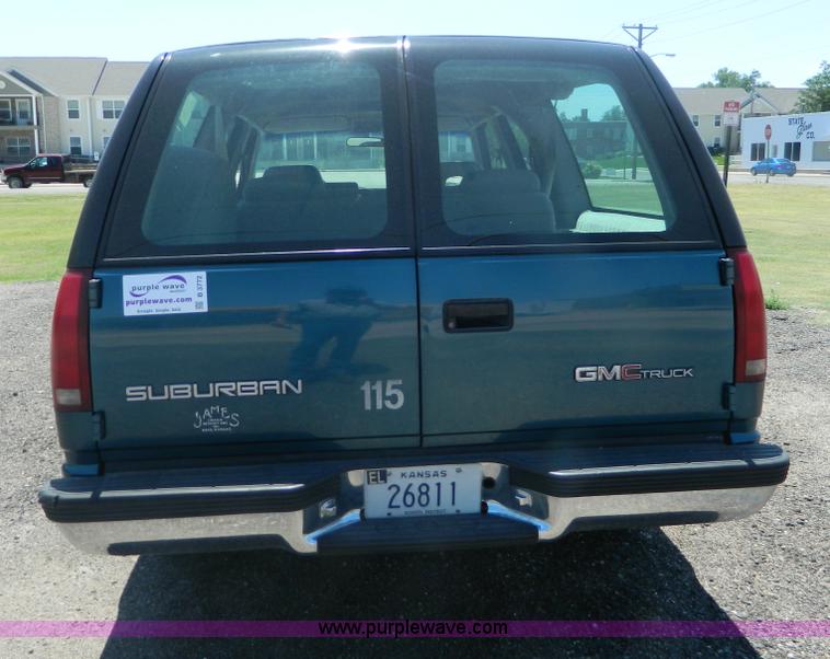 image for item B3772 1993 GMC Suburban 1500 SUV