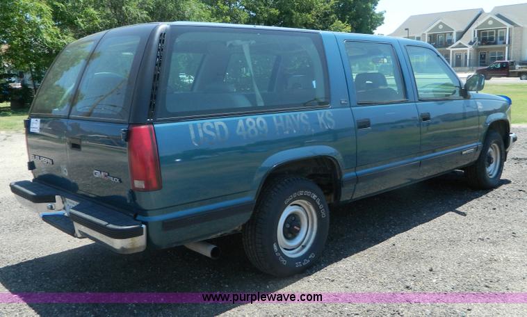 image for item B3772 1993 GMC Suburban 1500 SUV