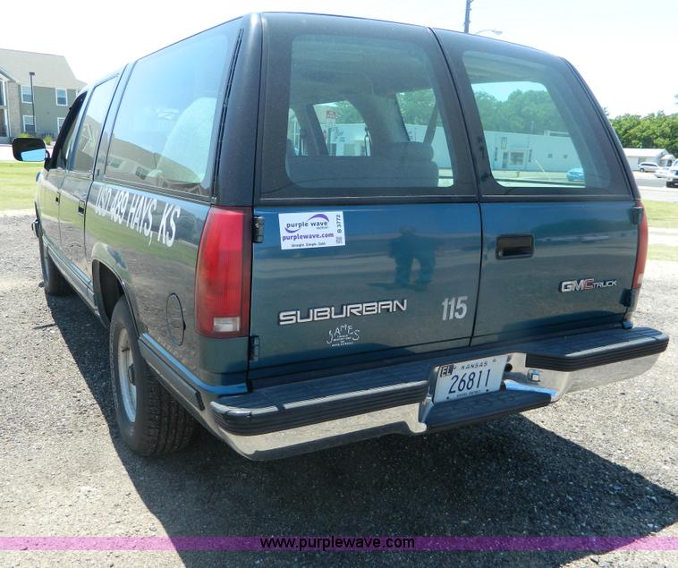 image for item B3772 1993 GMC Suburban 1500 SUV