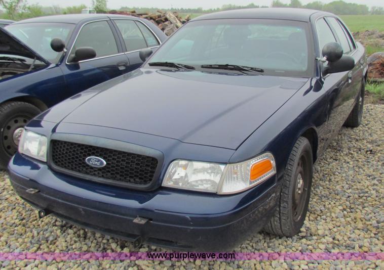 image for item B7221 2006 Ford Crown Victoria Police Interceptor