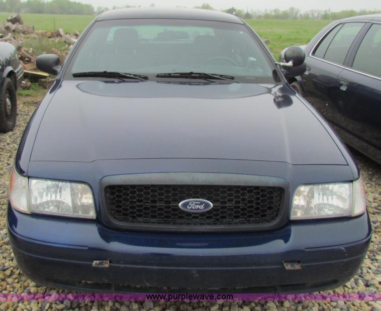 image for item B7221 2006 Ford Crown Victoria Police Interceptor