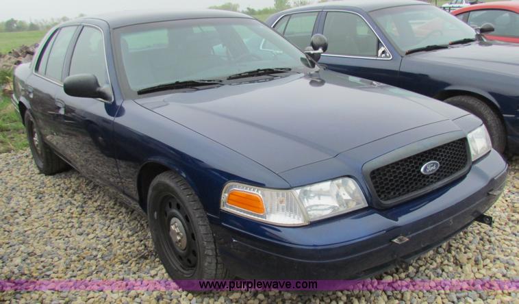 image for item B7221 2006 Ford Crown Victoria Police Interceptor