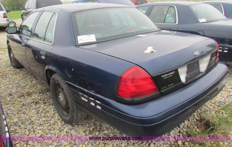image for item B7221 2006 Ford Crown Victoria Police Interceptor