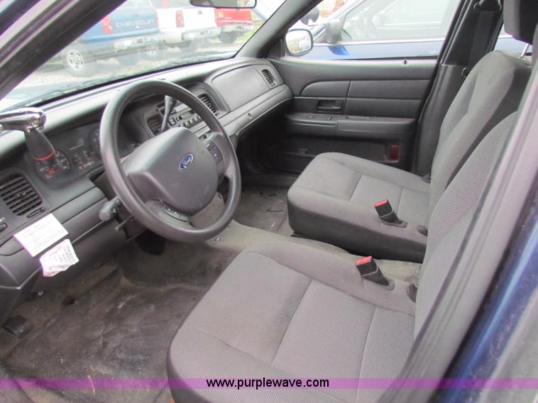 image for item B7221 2006 Ford Crown Victoria Police Interceptor