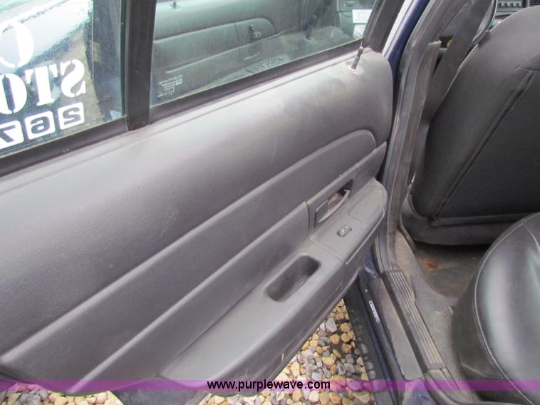 image for item B7221 2006 Ford Crown Victoria Police Interceptor