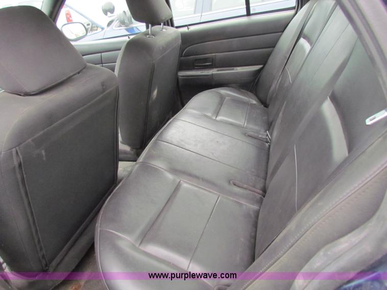image for item B7221 2006 Ford Crown Victoria Police Interceptor