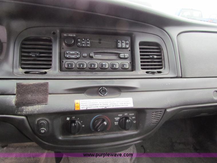 image for item B7221 2006 Ford Crown Victoria Police Interceptor