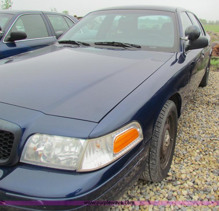 image for item B7221 2006 Ford Crown Victoria Police Interceptor