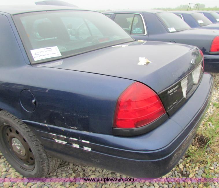 image for item B7221 2006 Ford Crown Victoria Police Interceptor