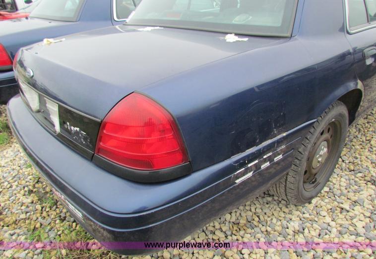 image for item B7221 2006 Ford Crown Victoria Police Interceptor
