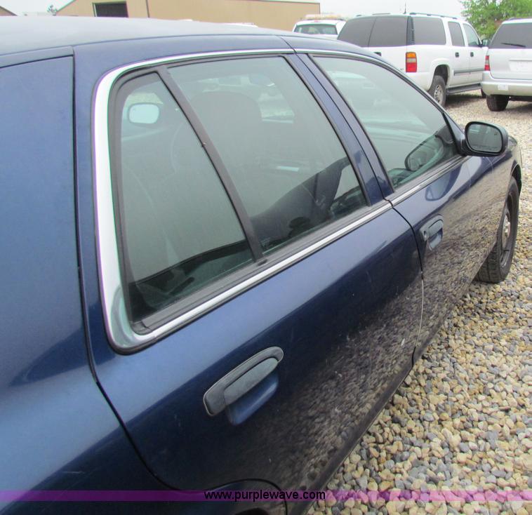 image for item B7221 2006 Ford Crown Victoria Police Interceptor