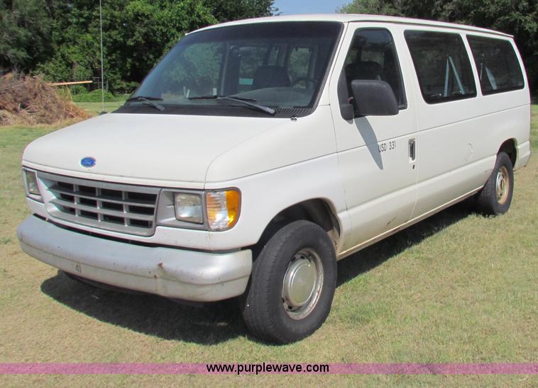 image for item B7298 1992 Ford Club Wagon van
