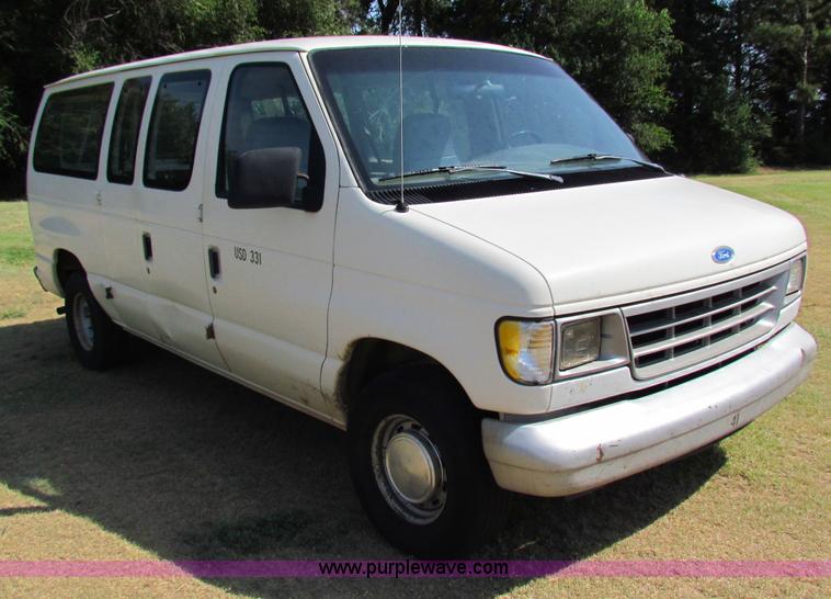 image for item B7298 1992 Ford Club Wagon van