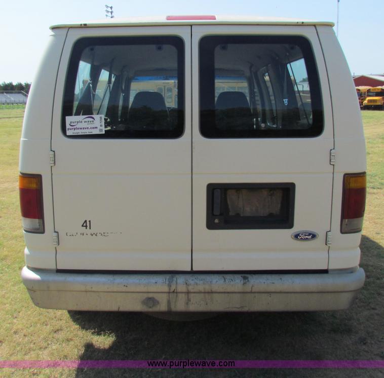 image for item B7298 1992 Ford Club Wagon van