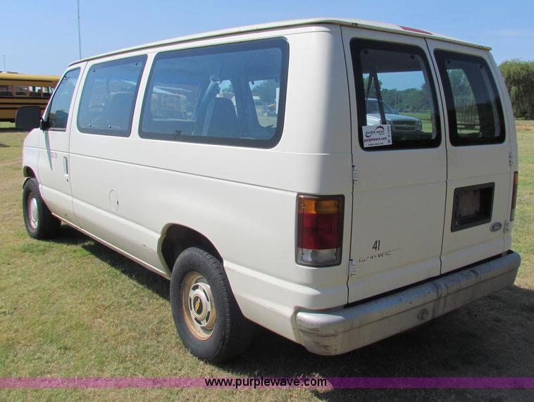 image for item B7298 1992 Ford Club Wagon van