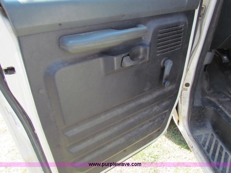 image for item B7298 1992 Ford Club Wagon van