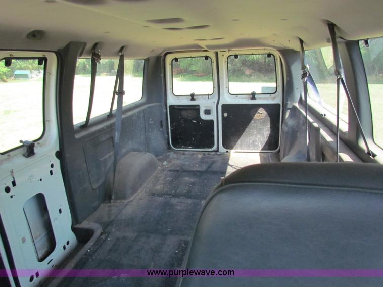 image for item B7298 1992 Ford Club Wagon van