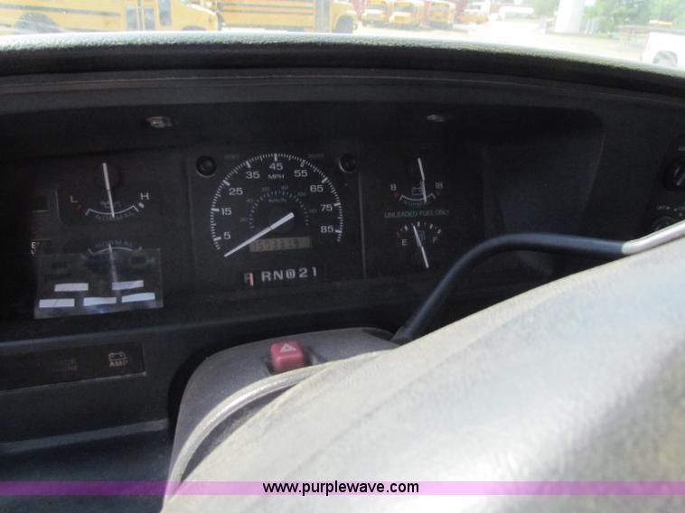 image for item B7298 1992 Ford Club Wagon van