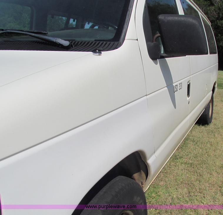 image for item B7298 1992 Ford Club Wagon van