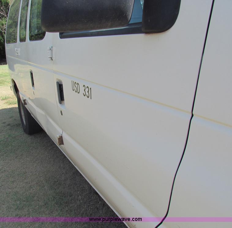 image for item B7298 1992 Ford Club Wagon van