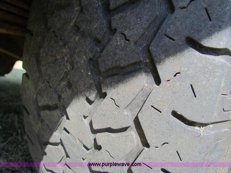 image for item B7298 1992 Ford Club Wagon van