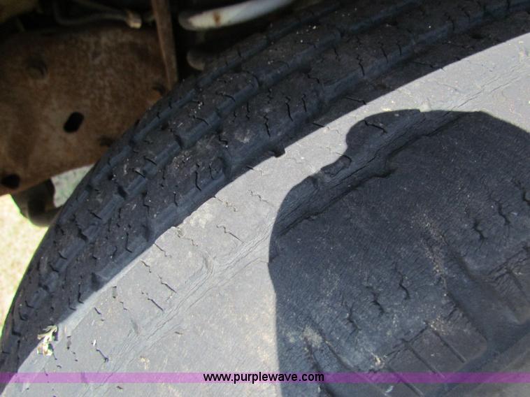 image for item B7298 1992 Ford Club Wagon van