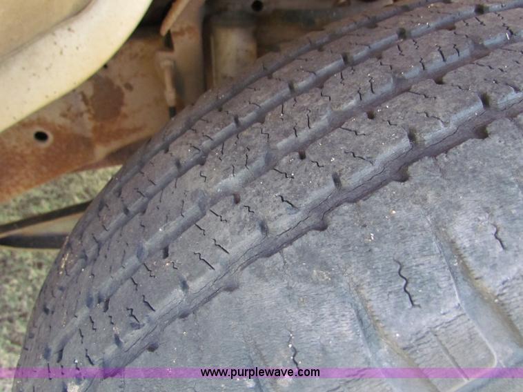 image for item B7298 1992 Ford Club Wagon van