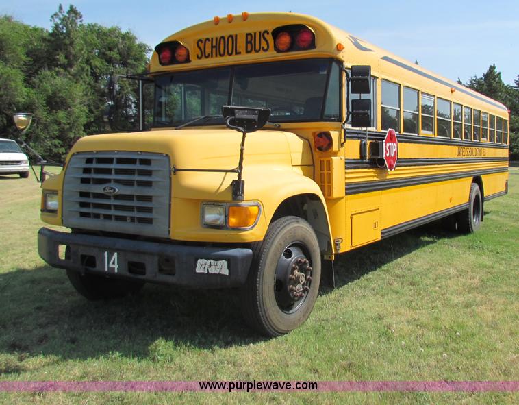 image for item B7301 1998 Ford B800 school bus