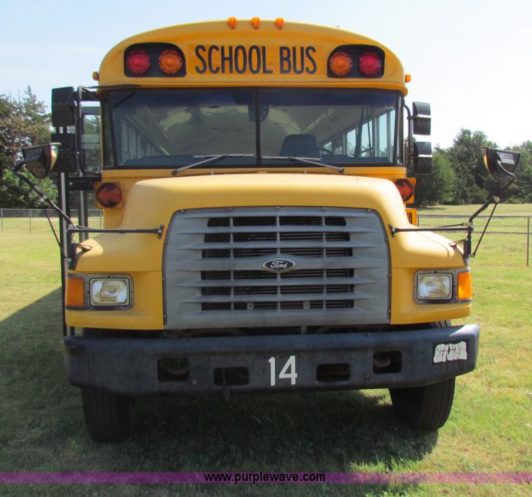 image for item B7301 1998 Ford B800 school bus