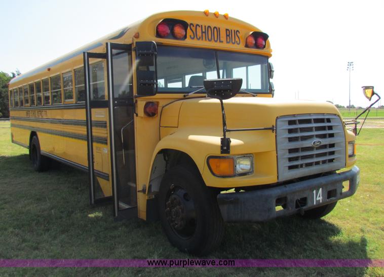 image for item B7301 1998 Ford B800 school bus