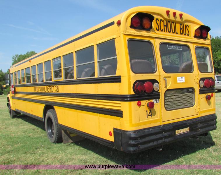 image for item B7301 1998 Ford B800 school bus
