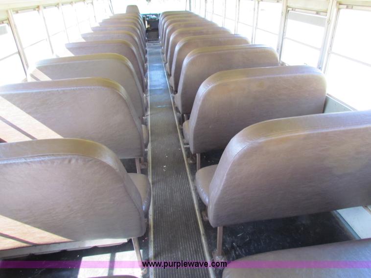 image for item B7301 1998 Ford B800 school bus